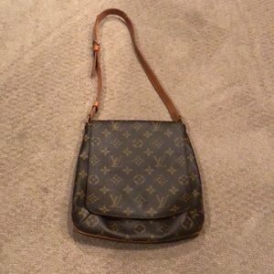 Authentic Louis Vuitton Musette Salsa short strap